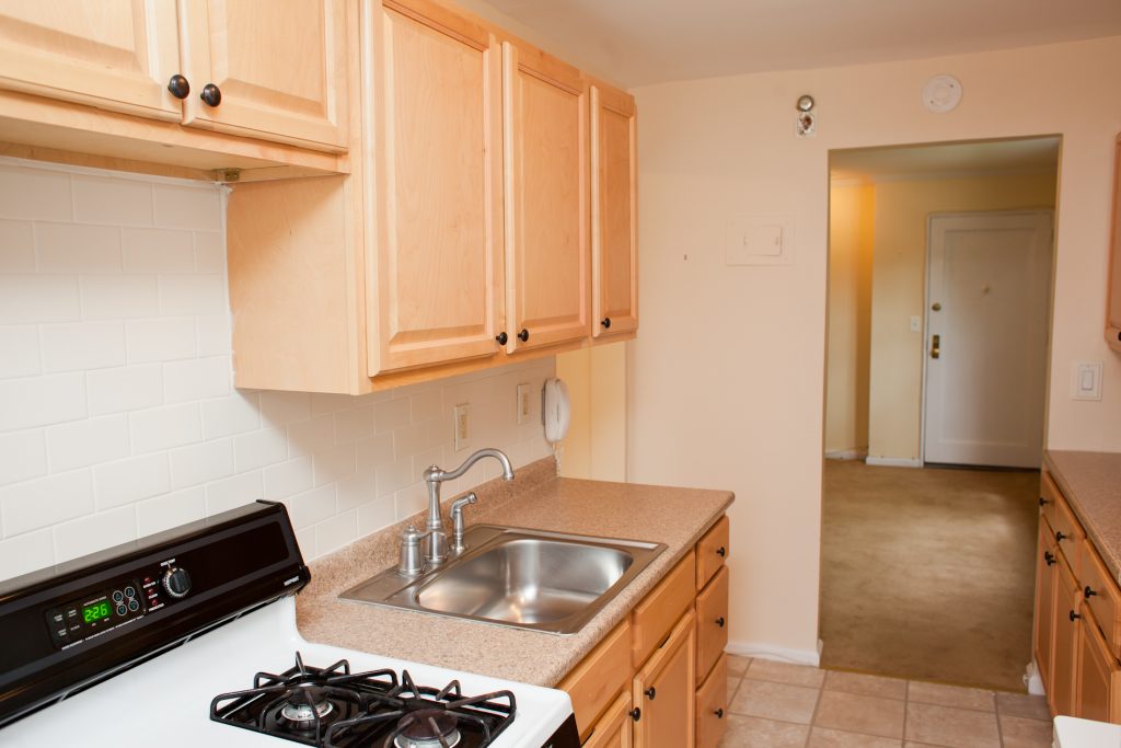 *JUST LISTED* 2 Bedroom CoOp for Sale in Douglaston, Queens!!! Real Estate Agents in Queens