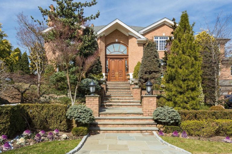 5 Queens Mansions you Have to See to Believe Queens Mansions Queens