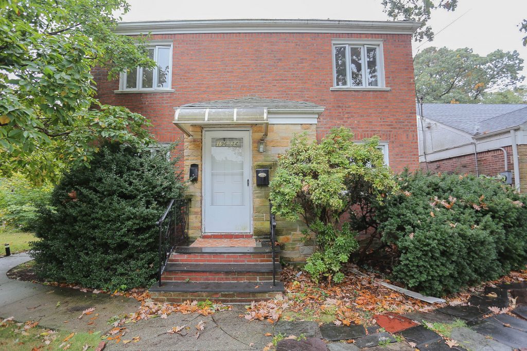 196-34 Keno Ave Holliswood Queens NY 11423