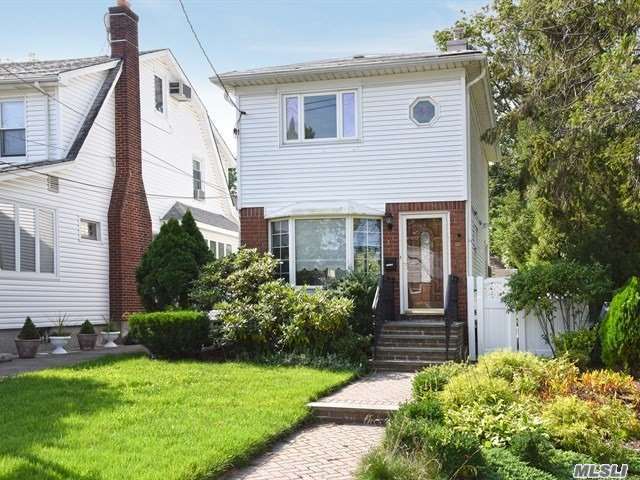 Single Family Homes for Sale in North Queens