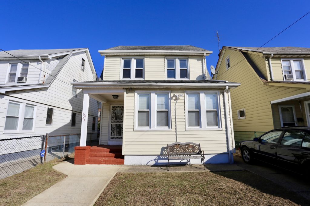 JUST LISTED One Family Detached Colonial in St Albans Queens! Top Real Estate Agents in