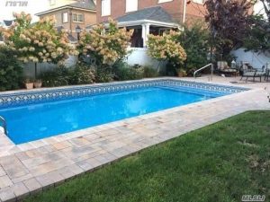 Homes with Pool in Queens NY
