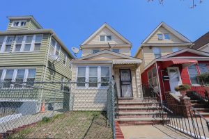 Detached 1 Family House in Jackson Heights Queens