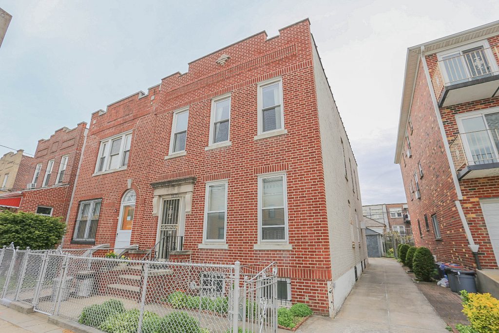 23-33 33rd St Astoria NY 11105