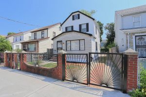 114-45 208th St, Cambria Heights, NY 11411