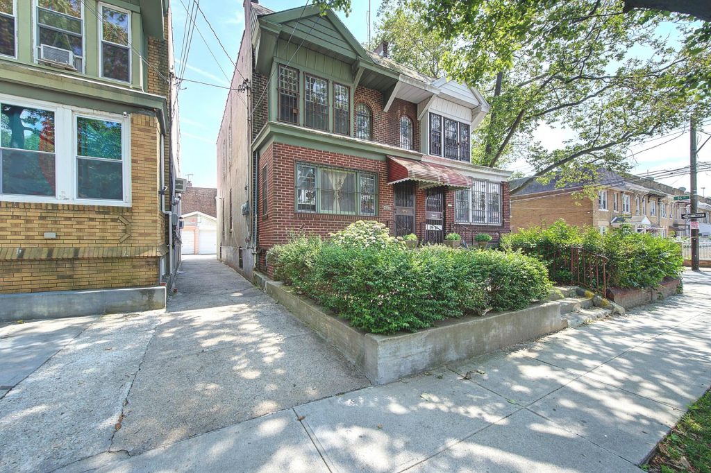 JUST SOLD 1 Family in Woodhaven, Sold for 5K over asking.. Top Real